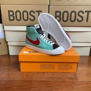 WNMBA NIKE BLAZER MID